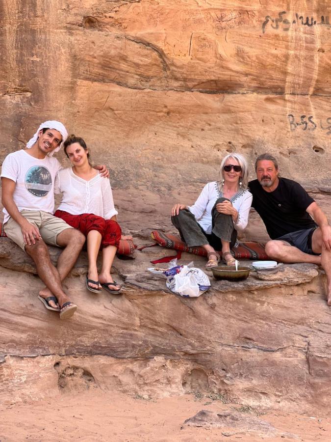 Wadi Rum Sunset Camp Exterior photo