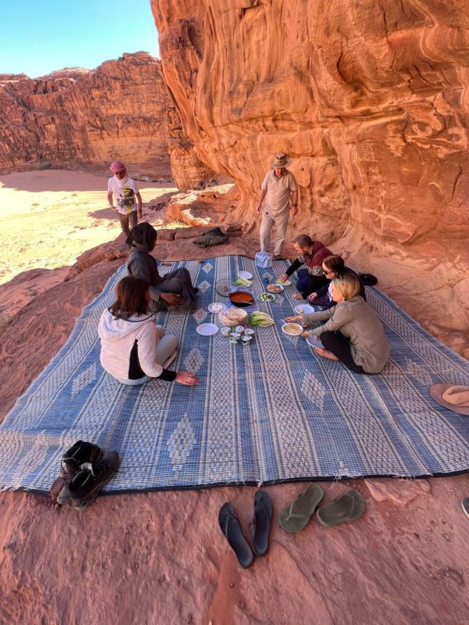 Wadi Rum Sunset Camp Exterior photo