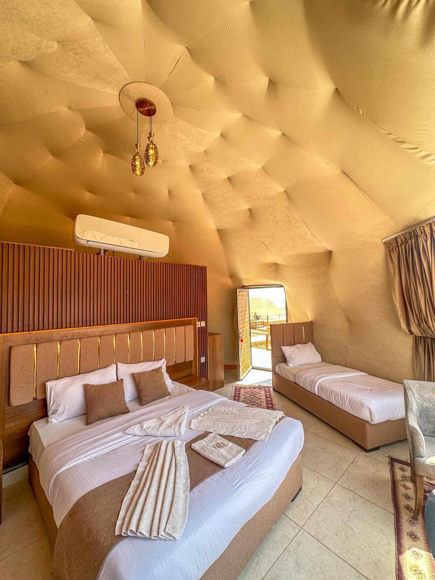 Wadi Rum Sunset Camp Exterior photo