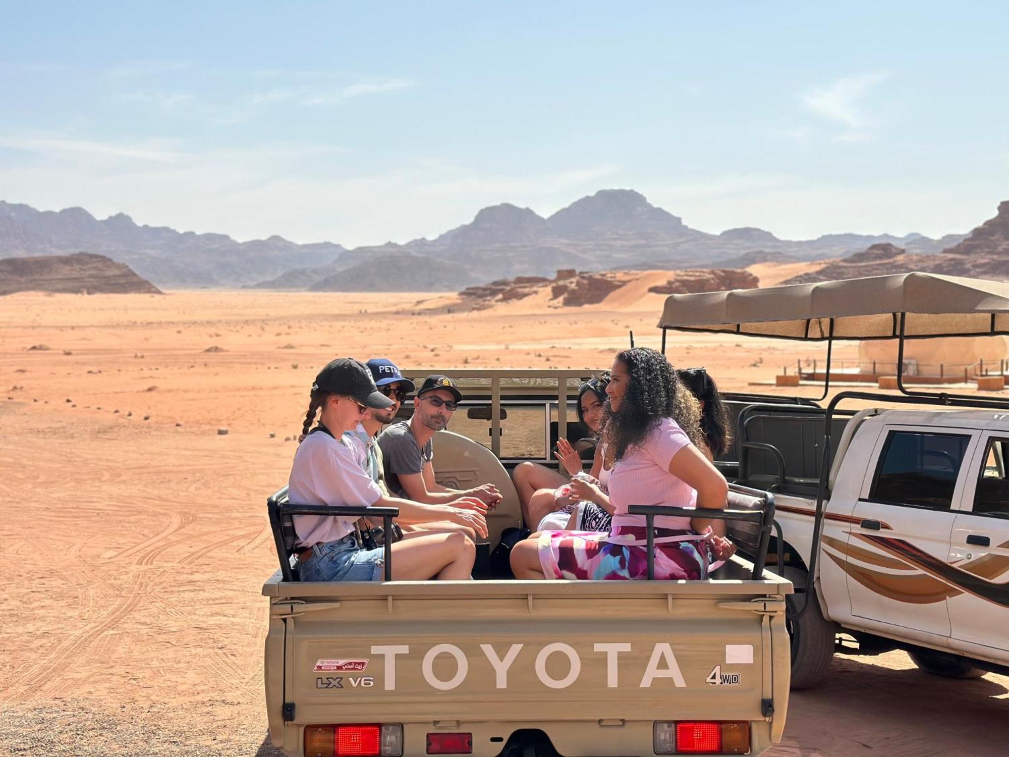 Wadi Rum Sunset Camp Exterior photo